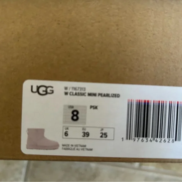 UGG Classic Mini Pearlized, size 8, NWT, Color: Pale Smoke - Picture 7 of 9